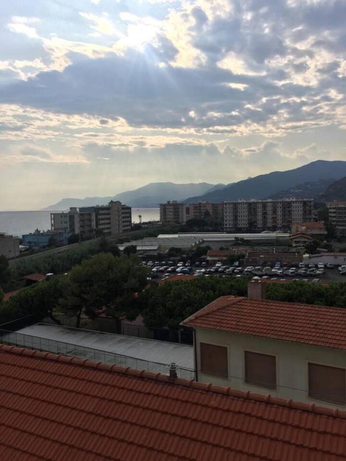 Apartmán A Due Passi Dal Mare Vallecrosia Exteriér fotografie